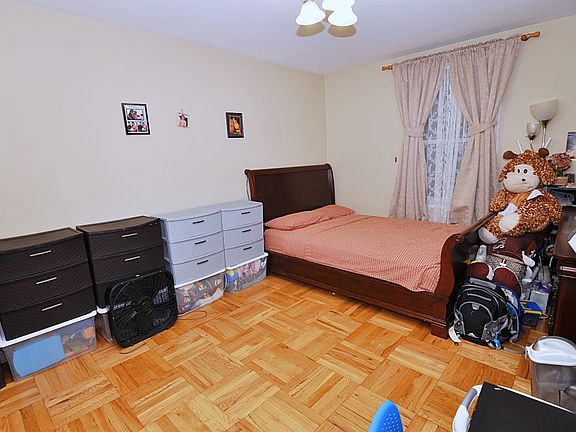 5th image of 2621 Union St APT 1C