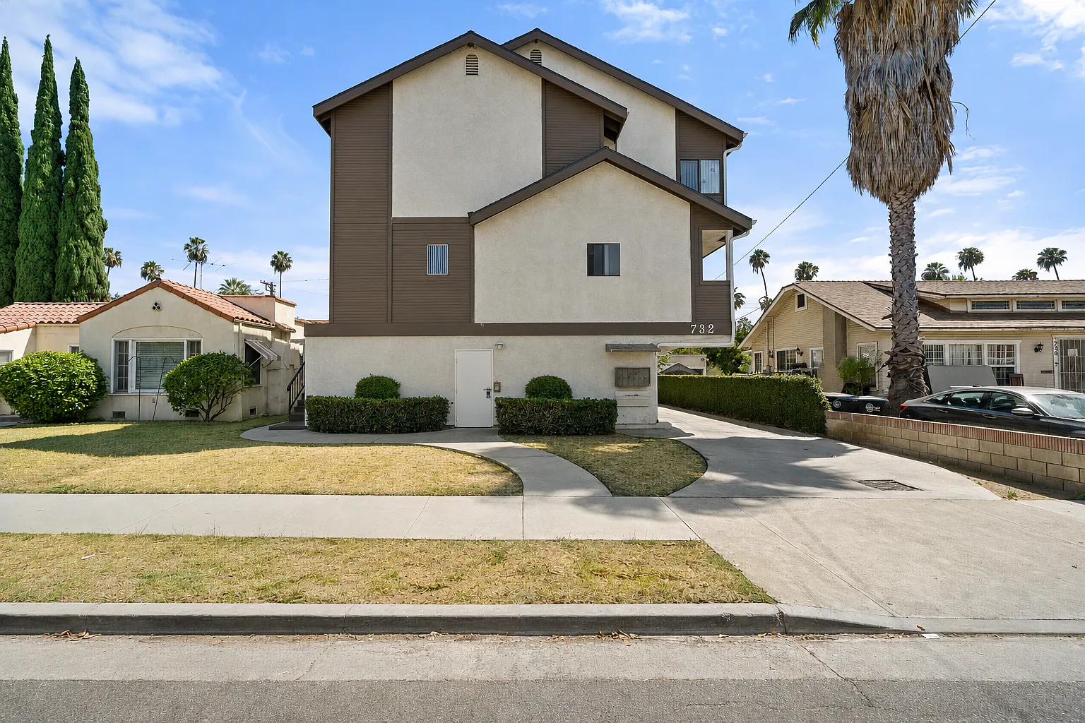 2 bed, 1.5 bath, 830 sqft, $2,550 — Photo 1