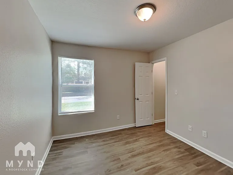 9104 Monroe Ave — Photo 12