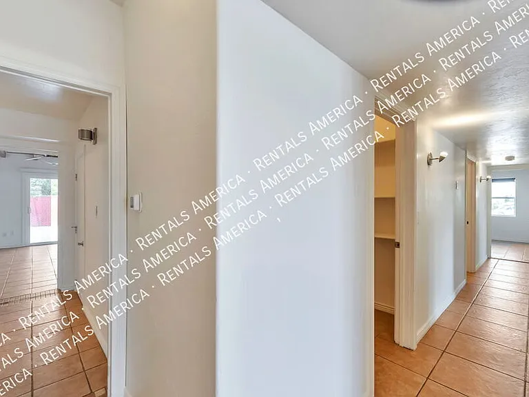 2250 E La Mirada St — Photo 19