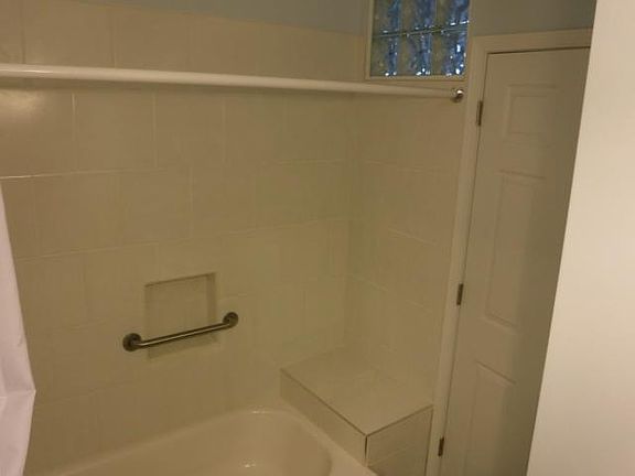 4th image of 18512 E 5th Ter N