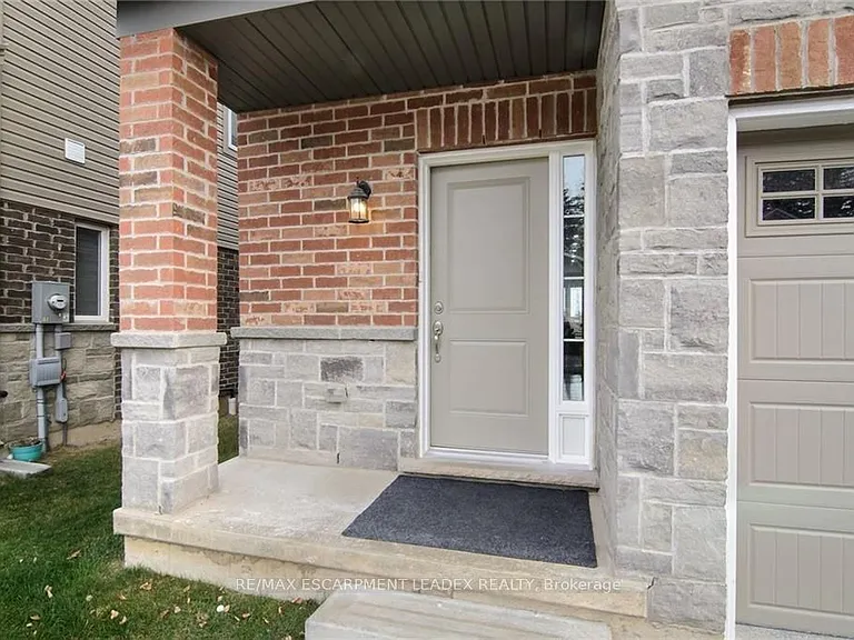 14 Cleland Ave — Photo 2
