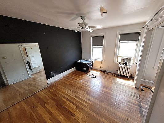 3rd image of 2062 33rd St #1