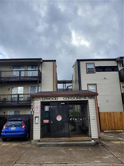 1st image of 2301 Edenborn Ave APT 905