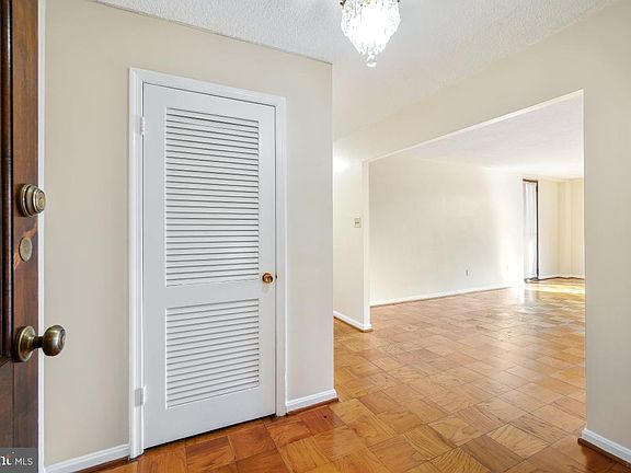 3rd image of 2100 Washington Ave APT 9B