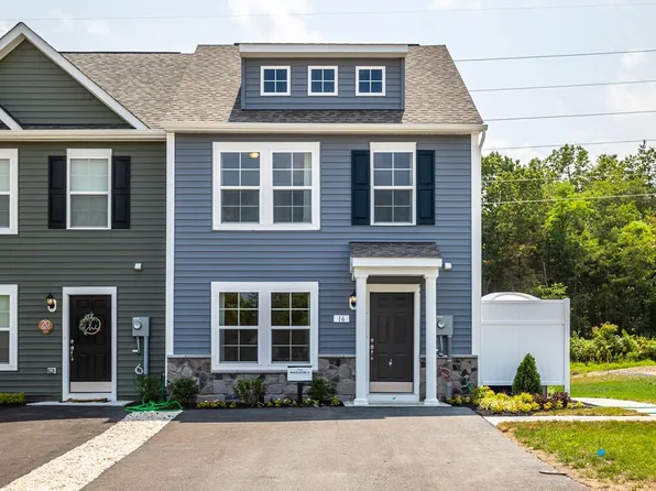 25 Balsam Ct, Bunker Hill, WV 25413