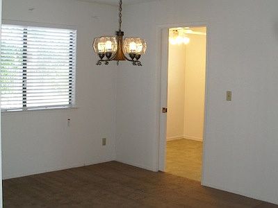 4th image of 5029 N Roosevelt Ave #101