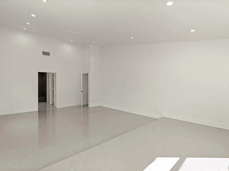 6135 Crystal View Dr — Photo 12