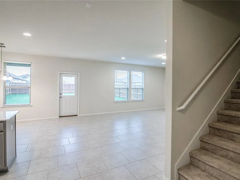 620 Reinhardt Blvd — Photo 9