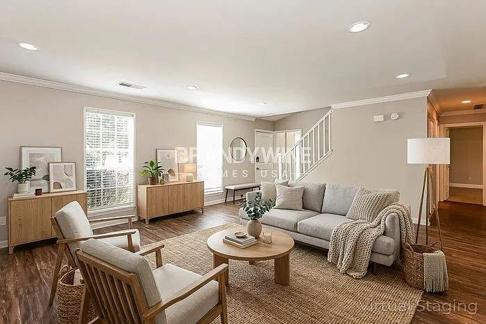 883 Timbervale Ln — Photo 2