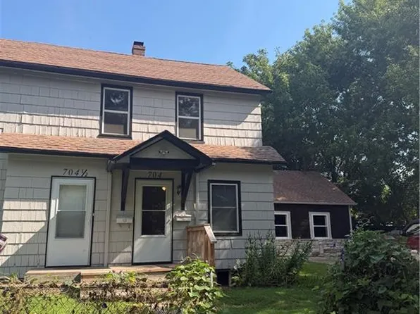 704 Rhodes Ave, Grandview, MO 64030
