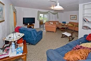 3rd image of 8435 Oak Bluff Dr