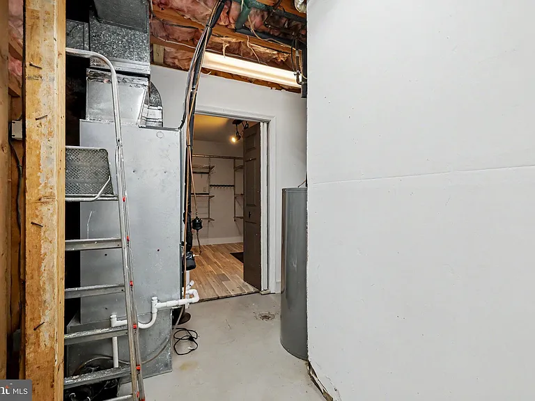 2105 Glencourse Ln — Photo 60