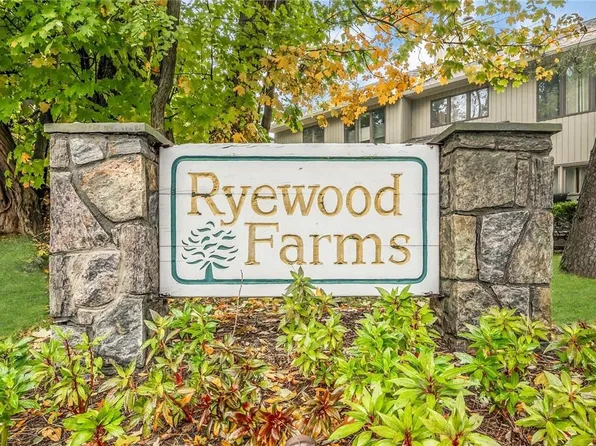 25 Tulip Tree Lane, Mamaroneck, NY 10543