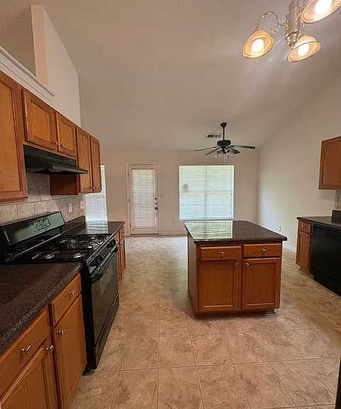 95 Saddlebrook Ct — Photo 15