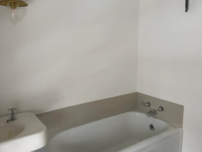 16 Hudson St #2 — Photo 2