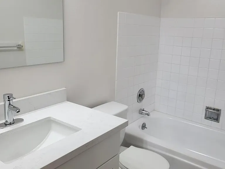 Franklin Apartments — Photo 15