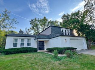 129 E Robinhood Way, Bolingbrook, IL 60440