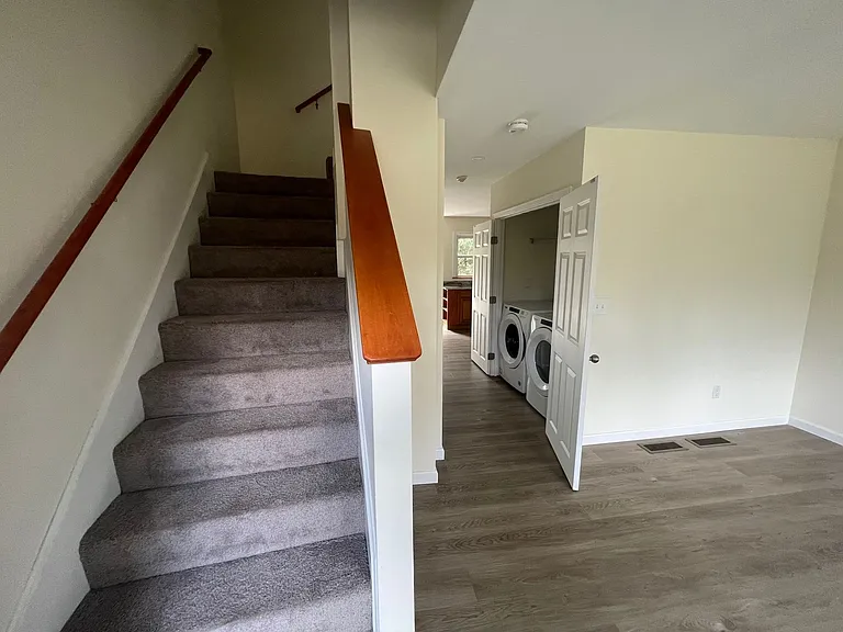 CENTERVILLE ASSOCIATES INC. - HOLLY HILL APARTMENTS — Photo 8