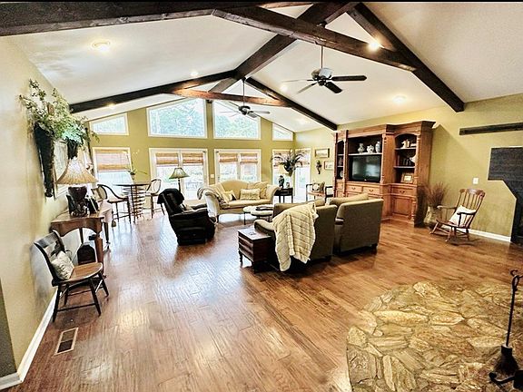 3rd image of 421 Baymeadows Dr W