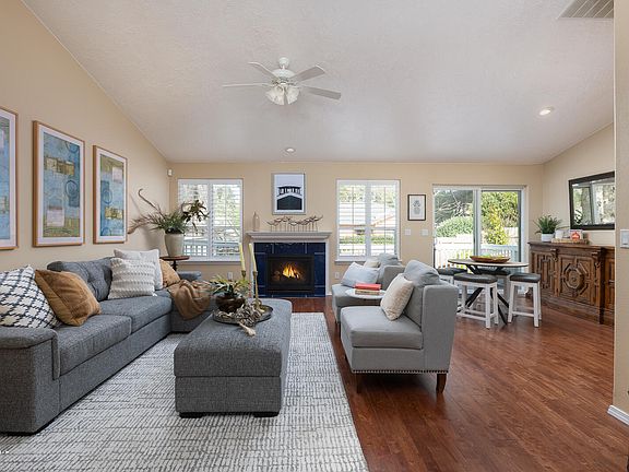 3rd image of 2477 NE 55th Ct