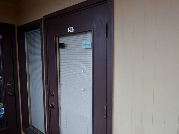 2nd image of 690 SE Pioneer Way Ste 202