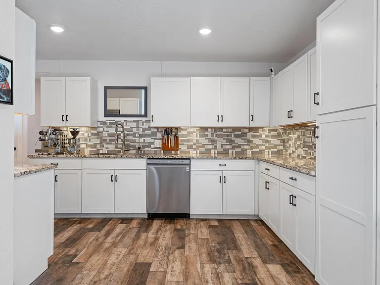 712 Ruby Isle Dr — Photo 8