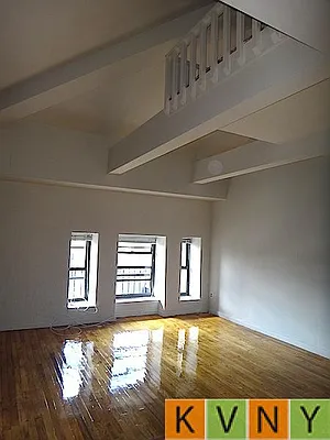 Rented by KVNY Soho | media 4