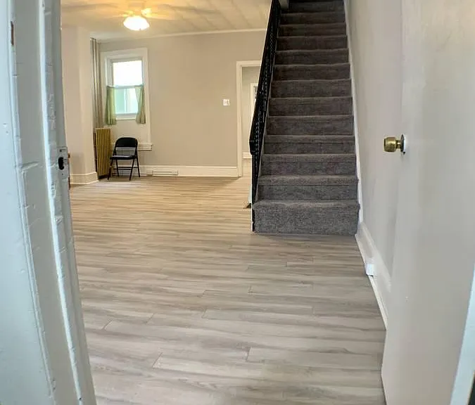 164 Markle St — Photo 3