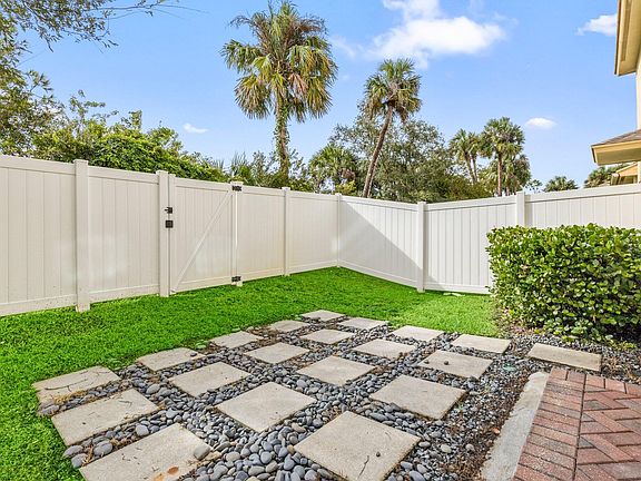 2nd image of 10115 W Villa Circle