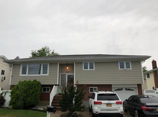 40 Alhambria Rd, Massapequa, NY 11758
