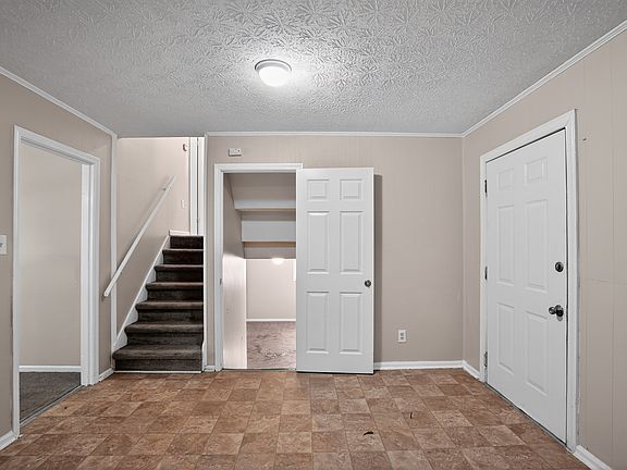 4th image of 2501 Hartford Dr