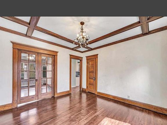 3rd image of 130 N Oakland Ave #1
