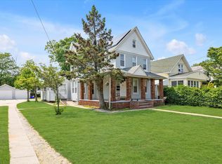 35 Ryder Ave, East Rockaway, NY 11518