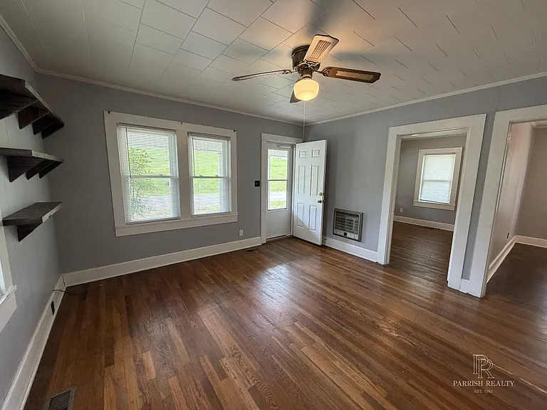 950 Old Asheville Hwy — Photo 2