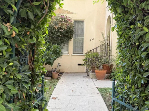 231 N Swall Dr, Beverly Hills, CA 90211