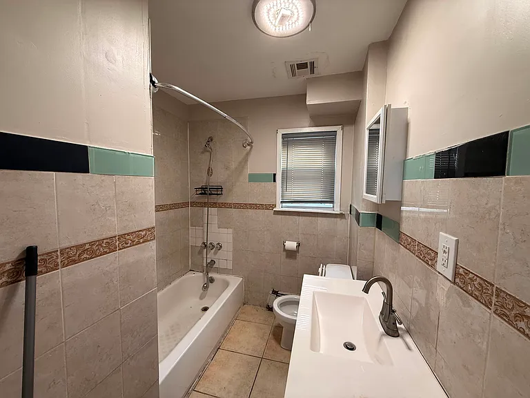 230-232 Eastern Pkwy #1 — Photo 2