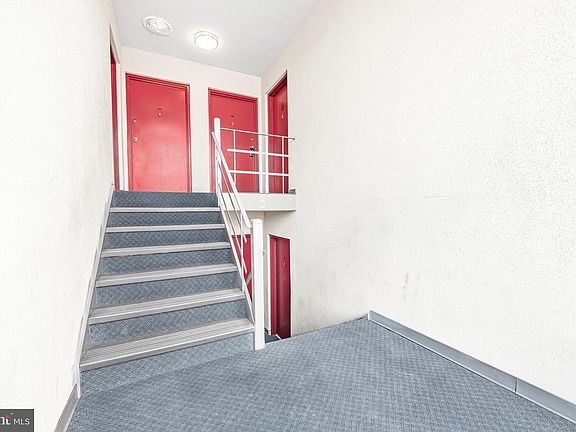 3rd image of 3823 Hamilton St #B-303