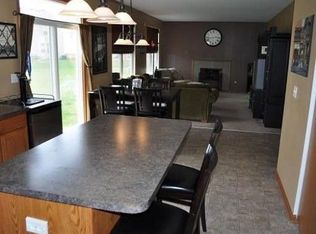 920 Quill Ln, Woodstock, IL 60098
