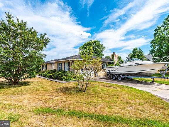 3rd image of 2 Heron Isle Ct