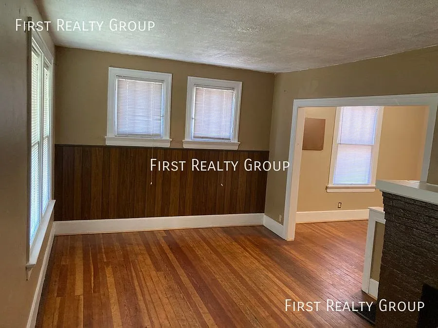 2 Bedroom, 1 Bath Single Family Home, Move In Ready! — Photo 4