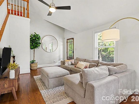 2nd image of 1013 Spruce St