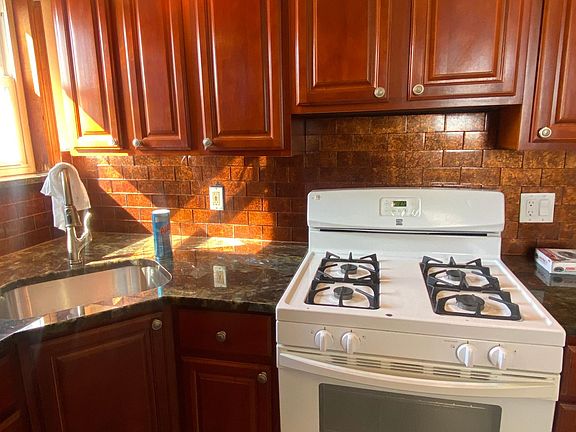 2nd image of 2444 Hering Ave #1