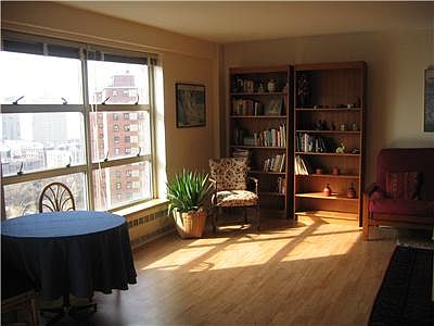 2nd image of 70 La Salle St APT 19H