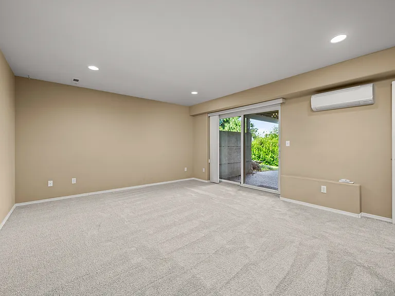 1405 Edwards St — Photo 20