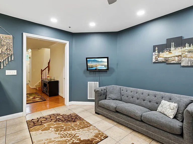 6005 Helmsman Way — Photo 16