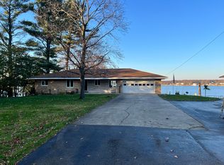 5864 Hall Rd, Muskegon, MI 49442