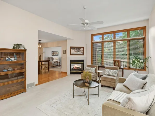 13312 Huntington Dr, Apple Valley, MN 55124