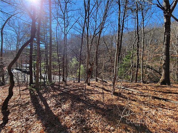 2nd image of 124 Sleepy Hollow Dr