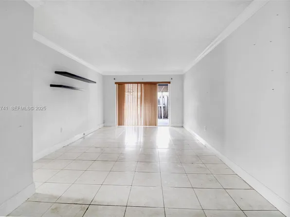 6195 W 18th Ave APT G125, Hialeah, FL 33012